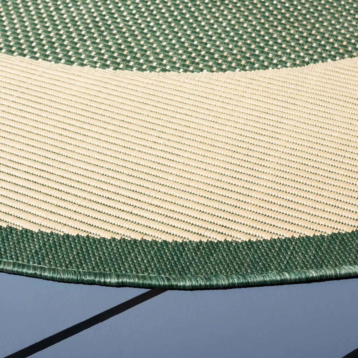 Safavieh Courtyard 5'-3" x 5'-3" Rug in Dark Green / Beige