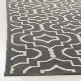 Safavieh Montauk 4'-0" x 6'-0" Rug in Dark Grey / Ivory