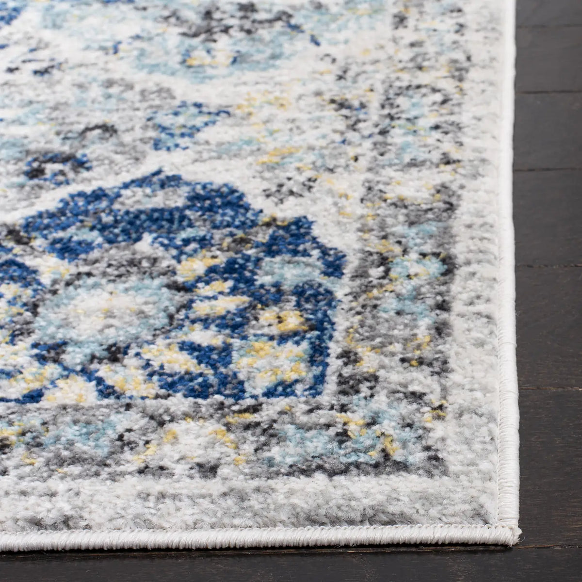 Safavieh Madison 4'-0" x 6'-0" Rug in Ivory / Aqua