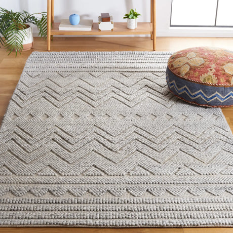 Safavieh Natura 4'-0" x 6'-0" Rug in Grey