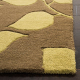 Safavieh Soho 5'-0" x 8'-0" Rug in Green / Beige