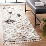 Safavieh Casablanca 2'-3" x 8'-0" Rug in Beige