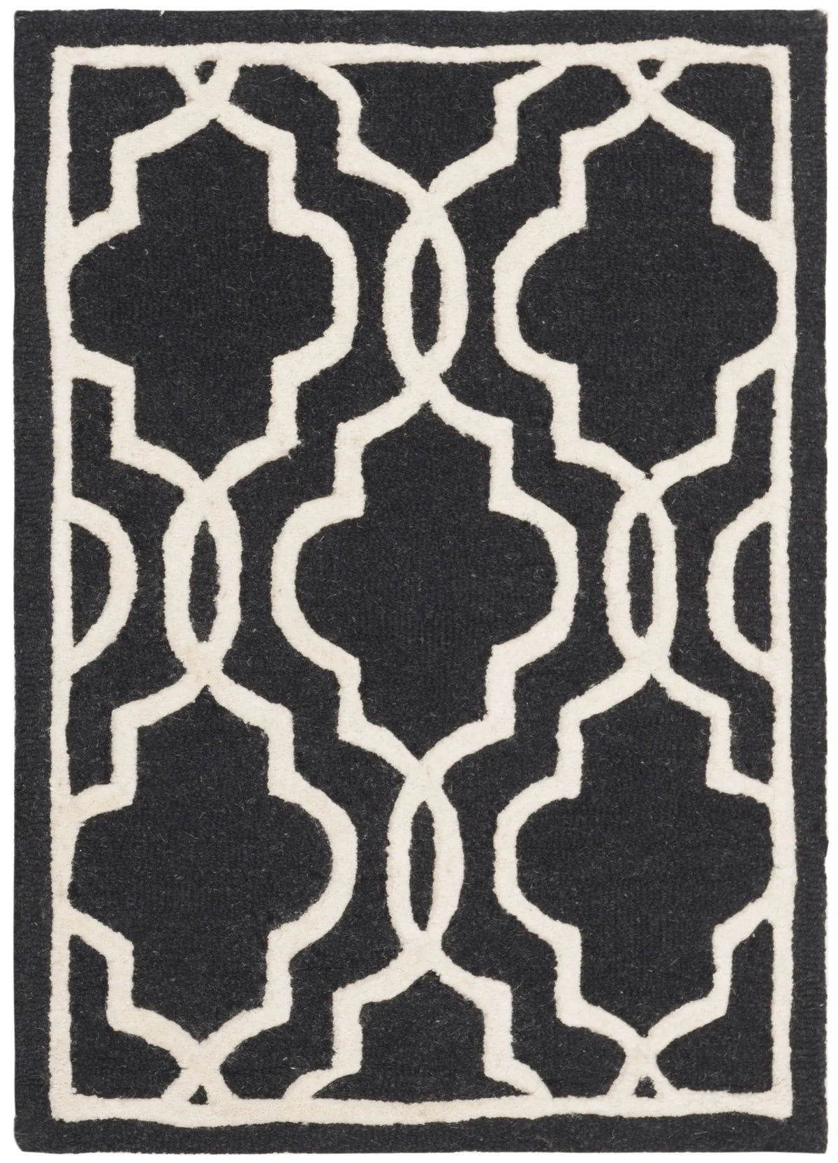 Safavieh Cambridge 2'-0" x 3'-0" Rug in Black / Ivory