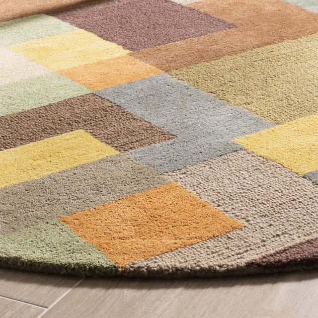 Safavieh Soho 6'-0" x 6'-0" Rug in Multi