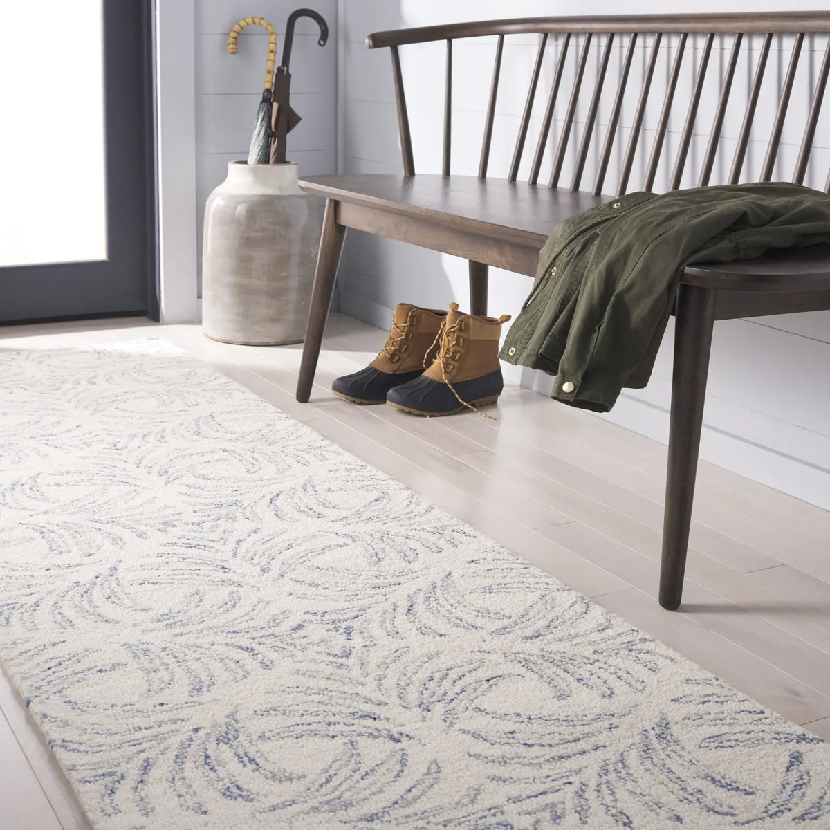 Safavieh Martha Stewart 300 2'-3" x 8'-0" Rug in Ivory / Blue