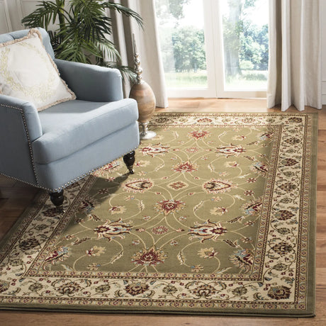 Safavieh Lyndhurst 5'-3" x 7'-6" Rug in Green / Ivory