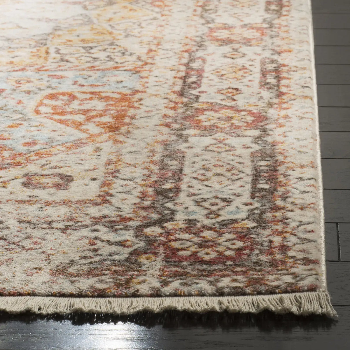 Safavieh Vintage Persian 4'-0" x 6'-0" Rug in Cream / Rust