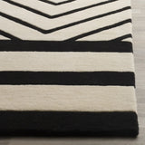 Safavieh Fifth Avenue 5'-0" x 8'-0" Rug in Ivory / Black