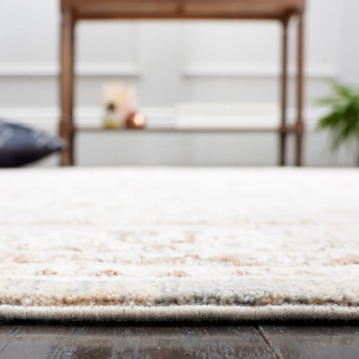 Safavieh Marmara 4'-0" x 6'-0" Rug in Beige / Blue Rust