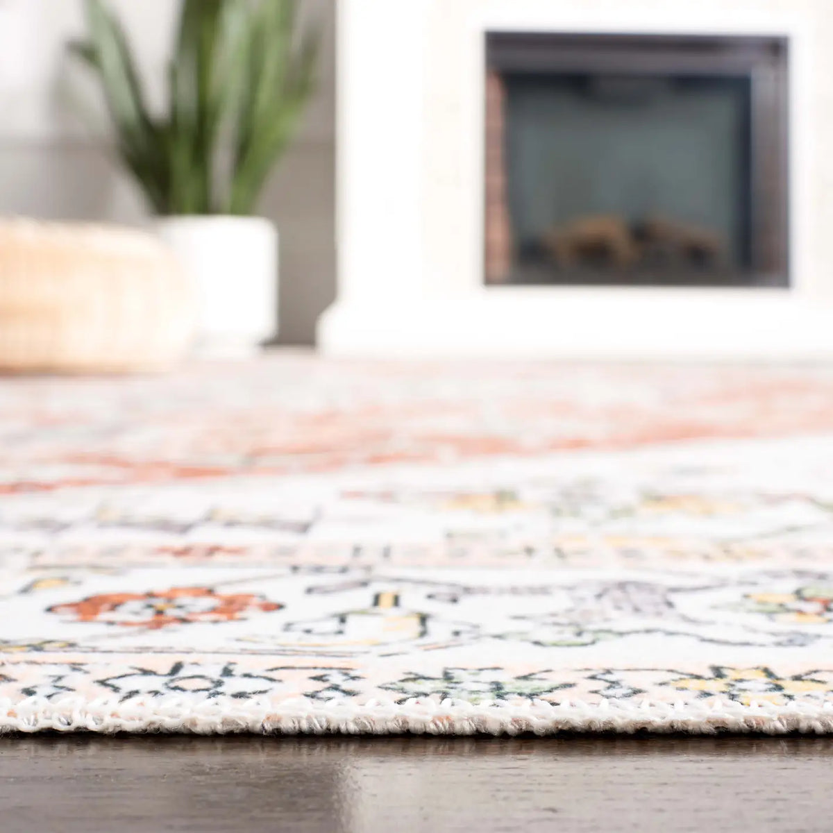 Safavieh Arizona 4'-0" x 6'-0" Rug in Ivory / Rust