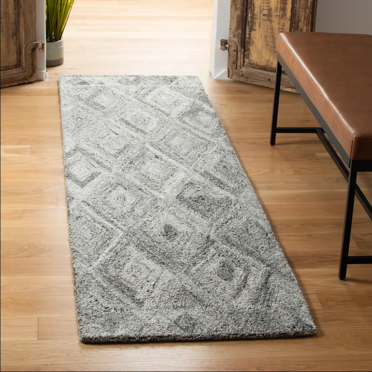 Safavieh Abstract 2'-3" x 8'-0" Rug in Grey / Black