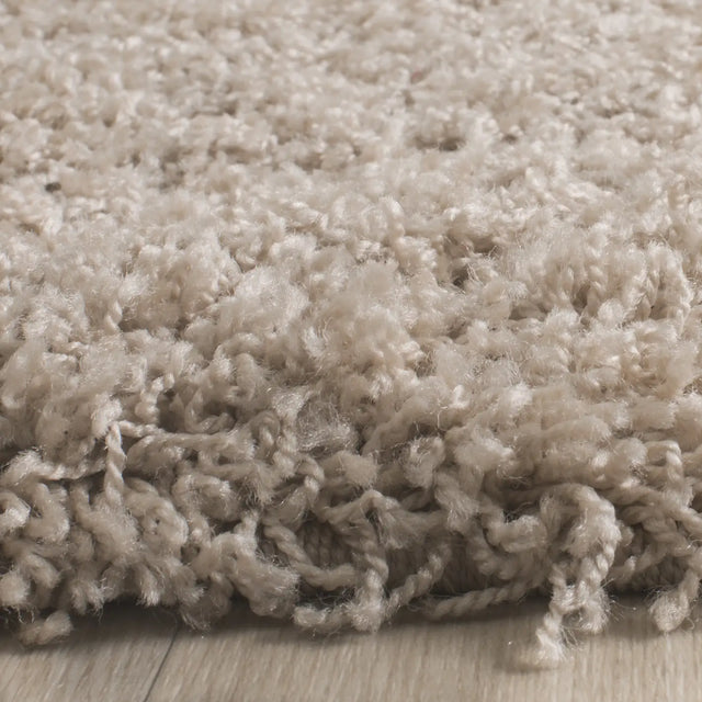 Safavieh Sgl-Laguna Shag 2'-3" x 6'-0" Rug in Sand
