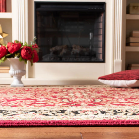 Safavieh Lyndhurst 4'-0" x 6'-0" Rug in Red / Black