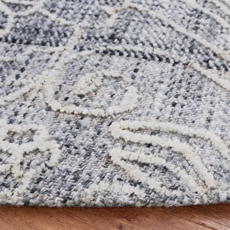 Safavieh Marbella 6'-0" x 6'-0" Rug in Dark Grey / Ivory