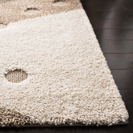 Safavieh Florida Shag 5'-3" x 7'-6" Rug in Brown / Ivory
