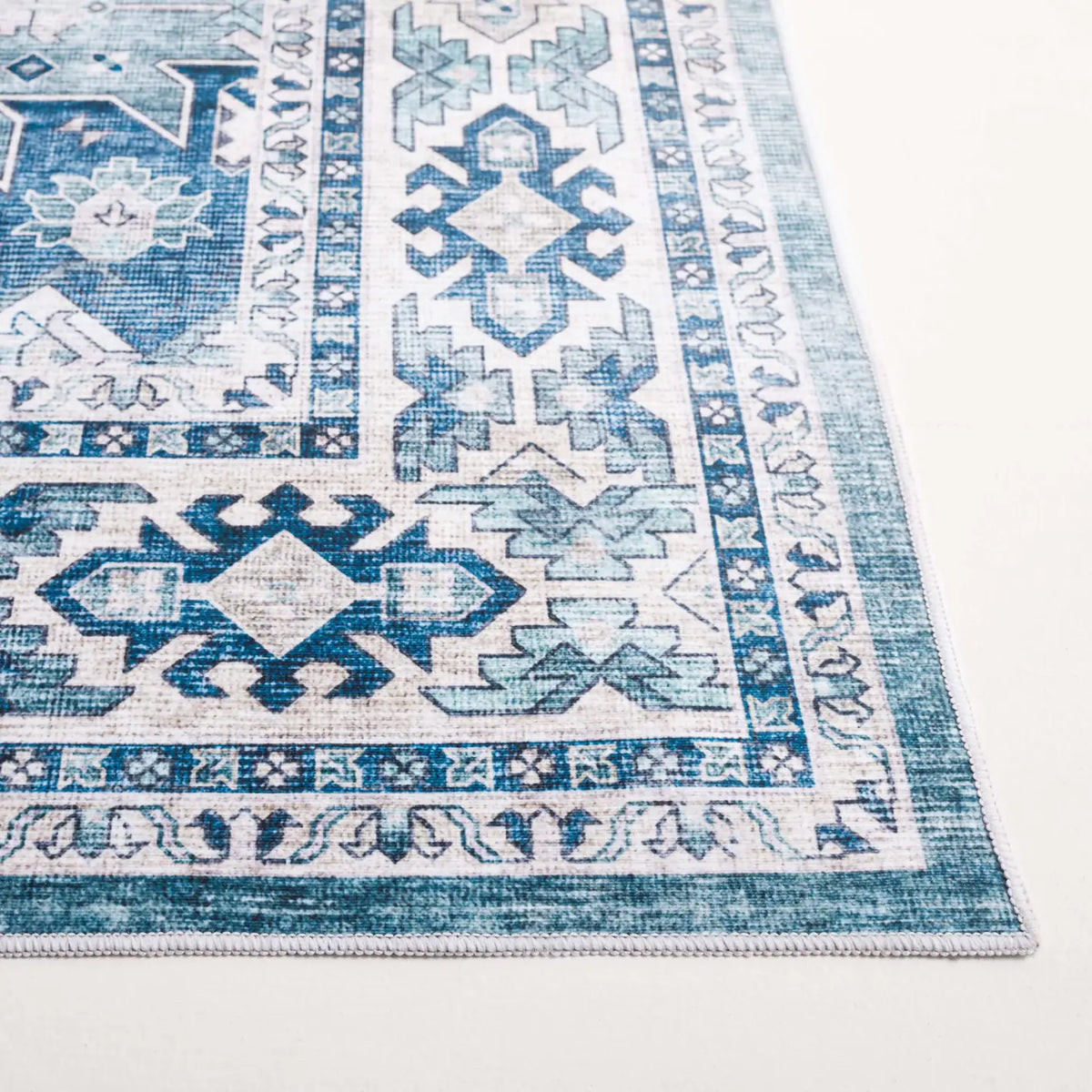 Safavieh Arizona 4'-0" x 6'-0" Rug in Sage / Aqua