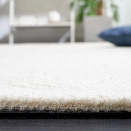 Safavieh Textural 4'-0" x 6'-0" Rug in Ivory