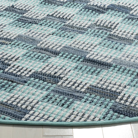 Safavieh Montauk 6'-0" x 6'-0" Rug in Turquoise / Multi