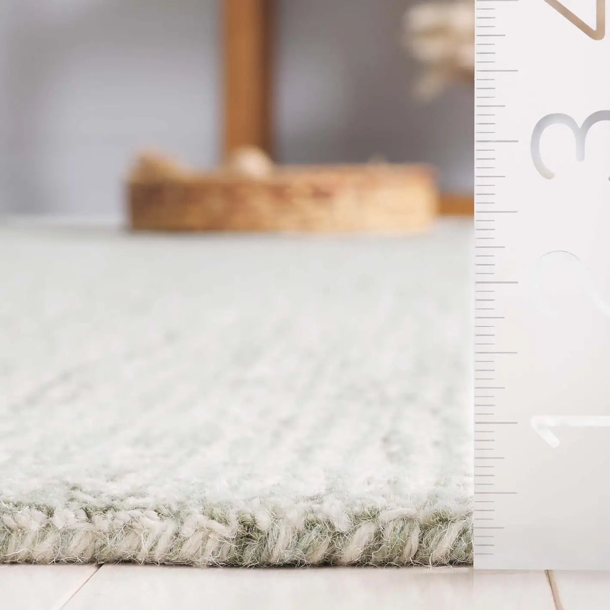 Safavieh Abstract 4'-0" x 6'-0" Rug in Sage / Ivory
