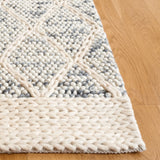 Safavieh Natura 4'-0" x 6'-0" Rug in Grey / Ivory