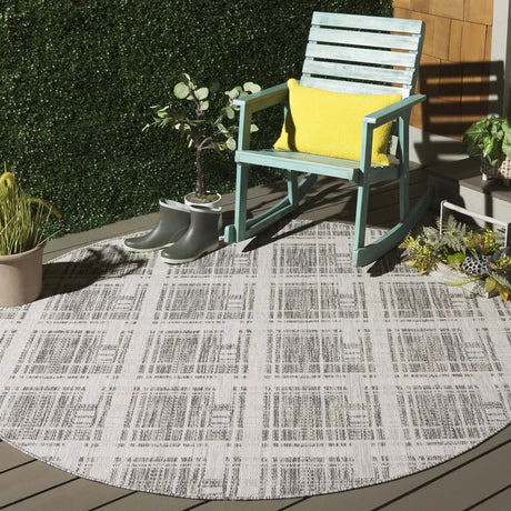 Safavieh Beach House 6'-7" x 6'-7" Rug in Grey / Ivory