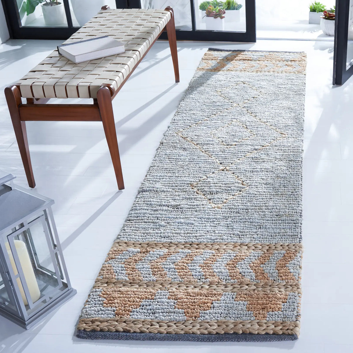 Safavieh Kilim 2'-3" x 7'-0" Rug in Natural / Blue