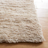 Safavieh Casablanca 4'-0" x 6'-0" Rug in Beige