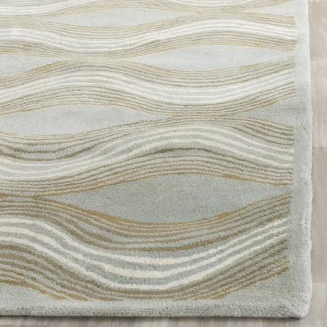 Safavieh Wyndham 4'-0" x 6'-0" Rug in Blue / Multi