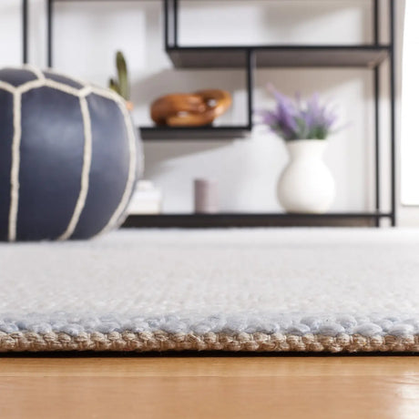 Safavieh Natura 4'-0" x 6'-0" Rug in Ivory / Light Blue