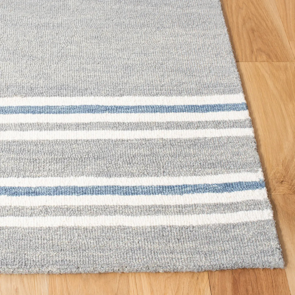 Safavieh Metro 4'-0" x 6'-0" Rug in Grey / Blue