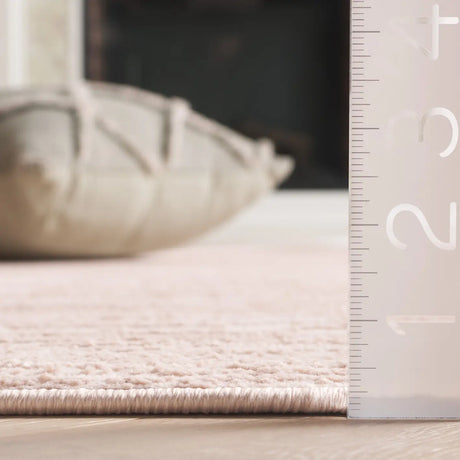 Safavieh Revive 4'-0" x 6'-0" Rug in Pink