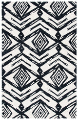 Safavieh Metro 5'-0" x 8'-0" Rug in Black / Ivory