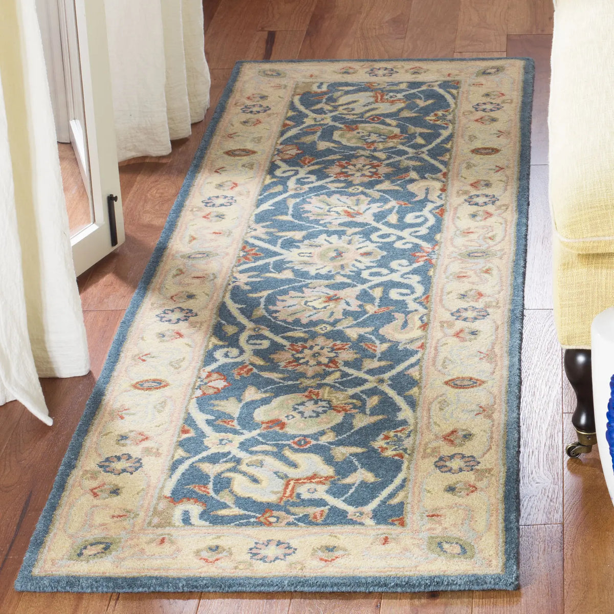 Safavieh Antiquity 2'-3" x 10'-0" Rug in Blue