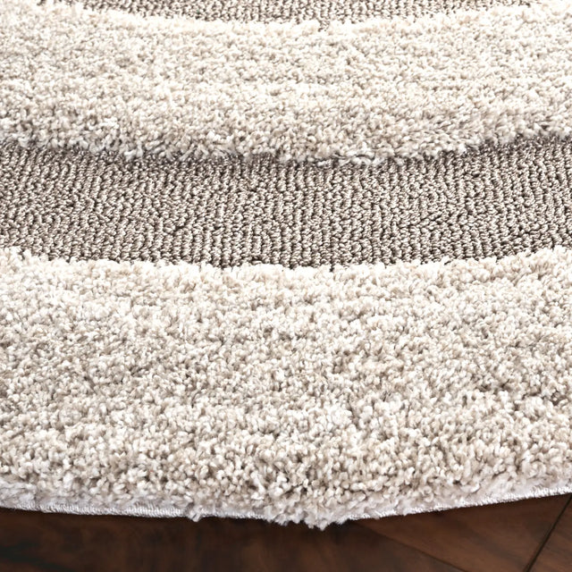 Safavieh Florida Shag 6'-7" x 6'-7" Rug in Beige / Dark Beig