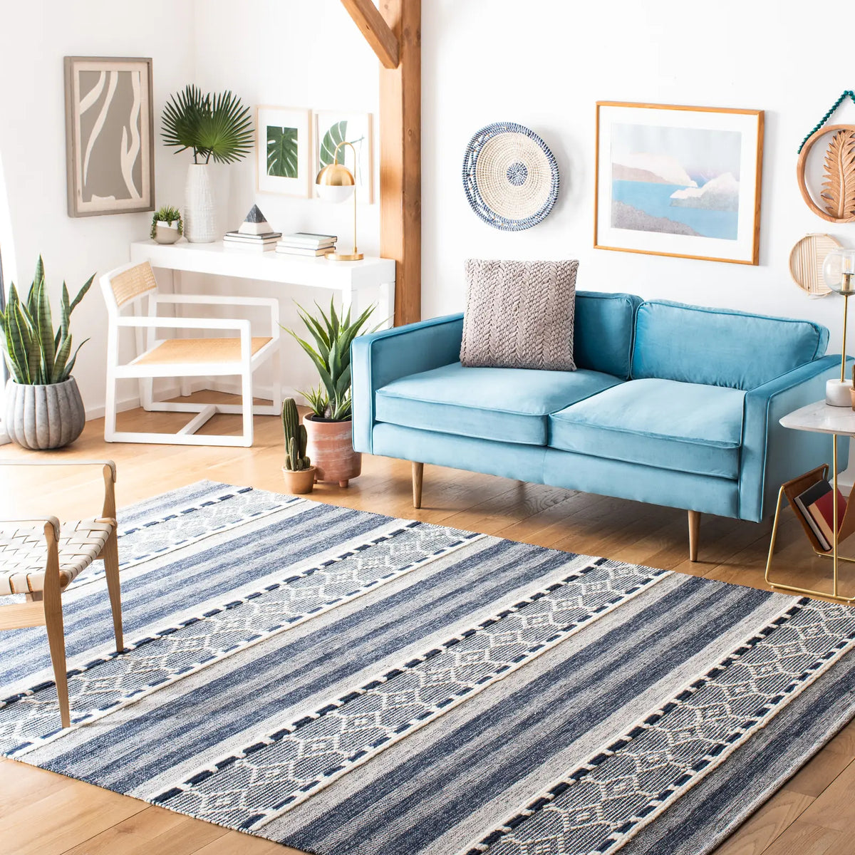 Safavieh Striped Kilim 6'-0" x 9'-0" Rug in Navy / Ivory