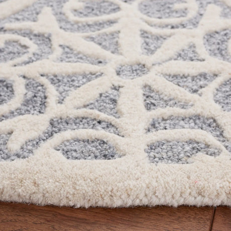 Safavieh Metro 6'-0" x 6'-0" Rug in Light Blue / Ivory