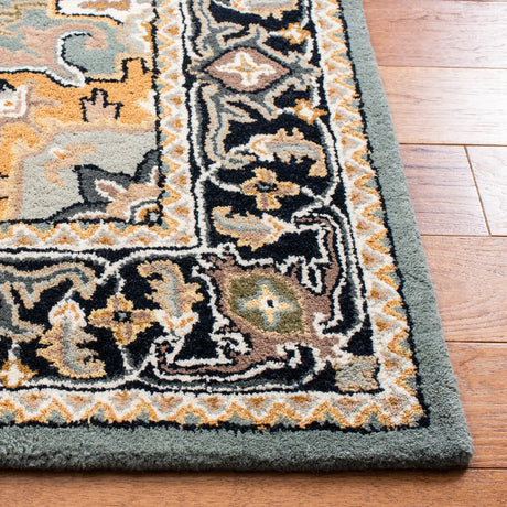 Safavieh Heritage 4'-0" x 6'-0" Rug in Grey / Green