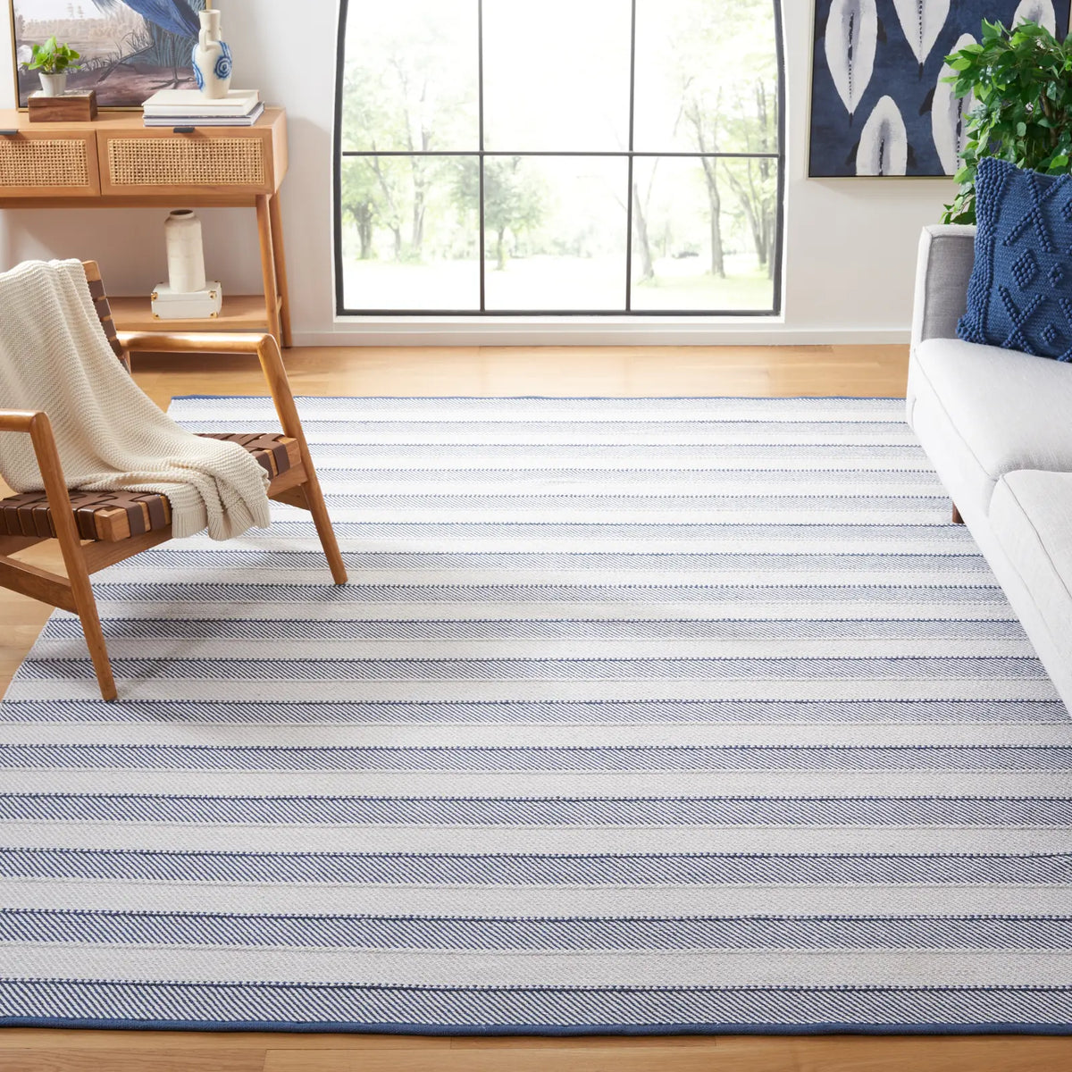 Safavieh Striped Kilim 6'-0" x 9'-0" Rug in Grey / Blue