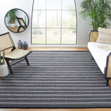 Safavieh Kilim 6'-0" x 9'-0" Rug in Black / Ivory