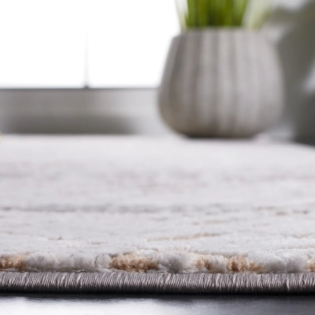 Safavieh Amelia 4'-5" x 6'-5" Rug in Grey / Beige