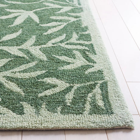 Safavieh Jardin 4'-0" x 6'-0" Rug in Green