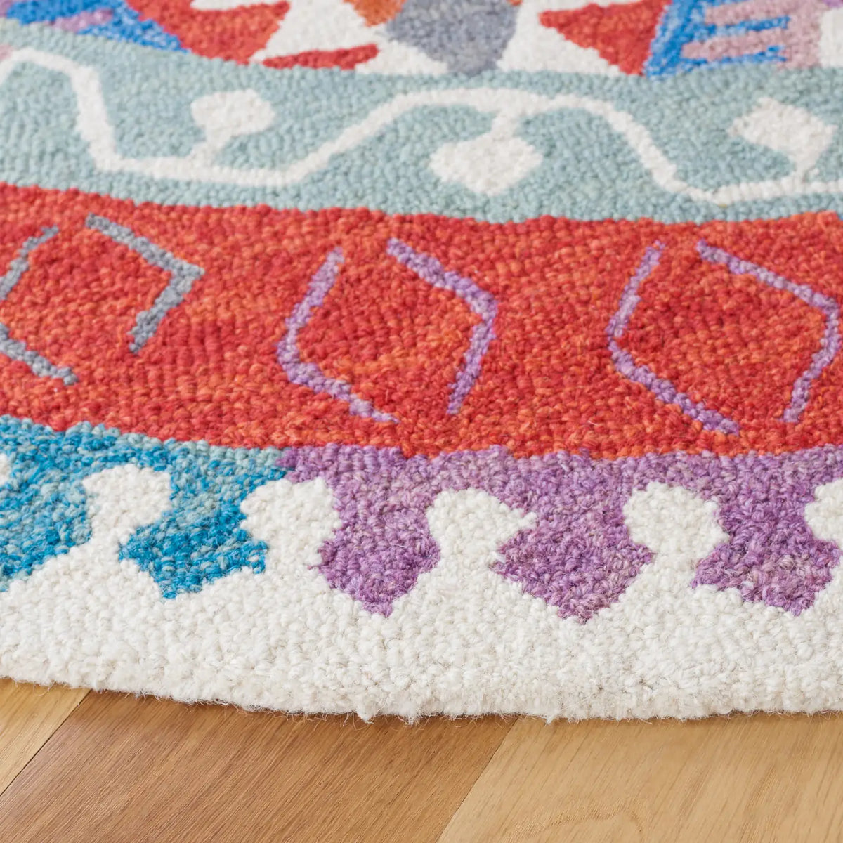 Safavieh Aspen 7'-0" x 7'-0" Rug in Ivory / Red