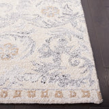 Safavieh Marquee 4'-0" x 6'-0" Rug in Beige / Grey