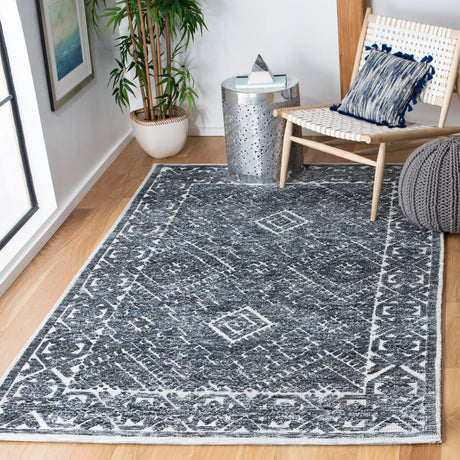 Safavieh Roslyn 4'-0" x 6'-0" Rug in Blue / Ivory