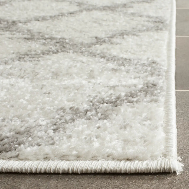 Safavieh Adirondack 2'-6" x 10'-0" Rug in Ivory / Silver