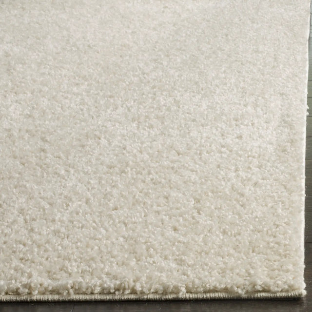 Safavieh Arizona Shag 4'-0" x 6'-0" Rug in Creme