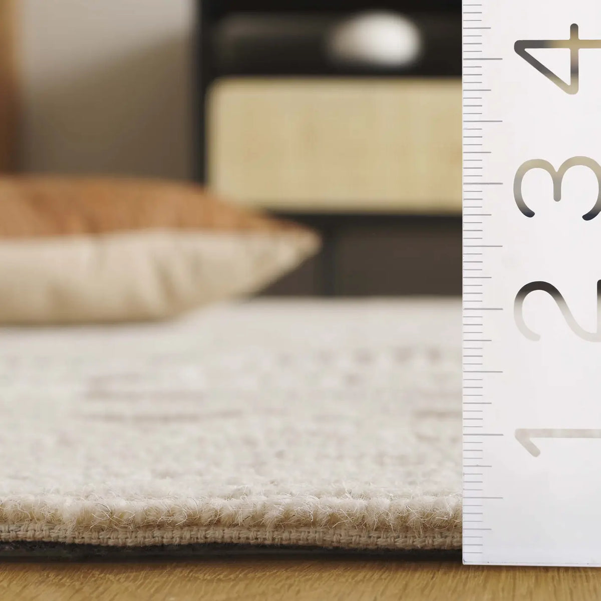 Safavieh Trace 4'-0" x 6'-0" Rug in Ivory