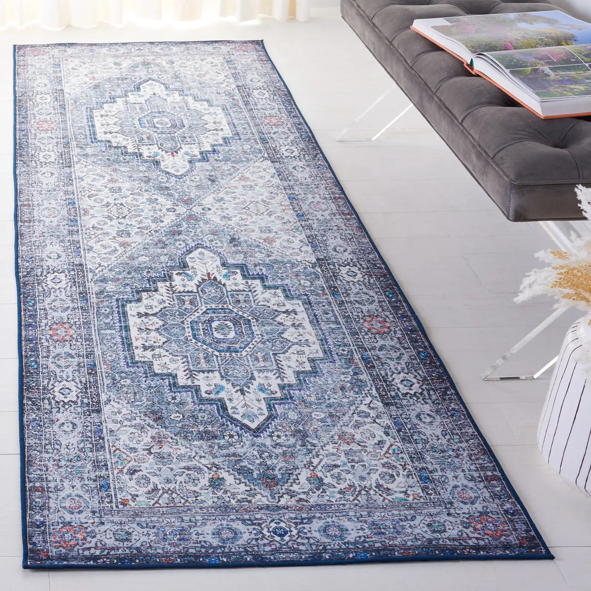 Safavieh Tucson 2'-6" x 8'-0" Rug in Beige / Green