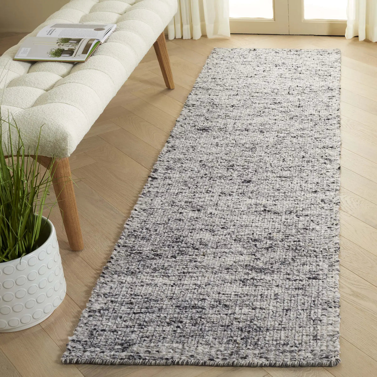 Safavieh Mirage 2'-3" x 8'-0" Rug in Grey / Black