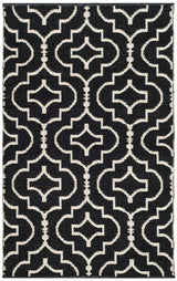 Safavieh Montauk 2'-6" x 4'-0" Rug in Black / Ivory